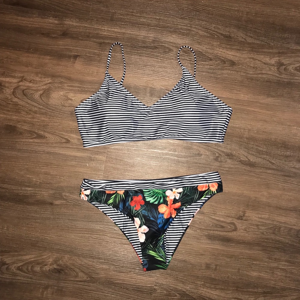 Ladies reversible bikini (NWOT)